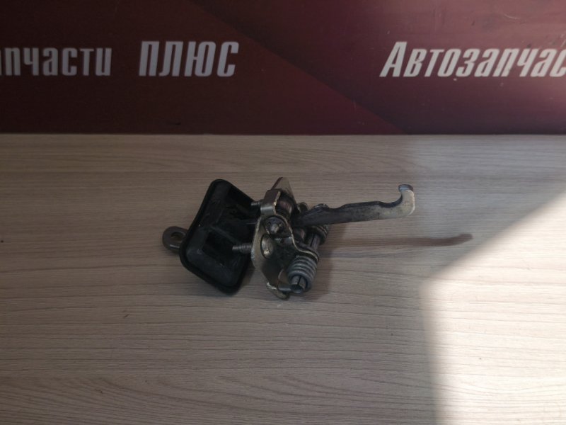 Ограничитель двери