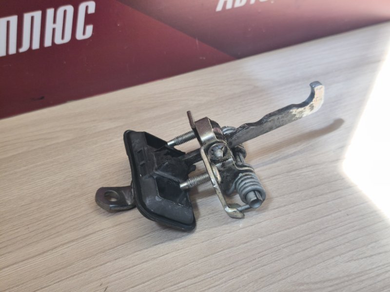 Ограничитель двери