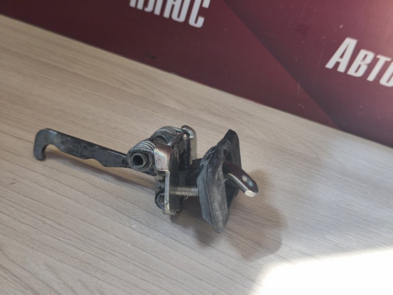 Ограничитель двери