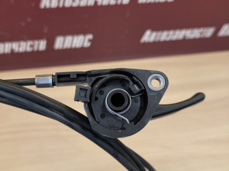 Трос лючка бензобака