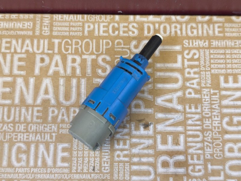 Датчик педали сцепления