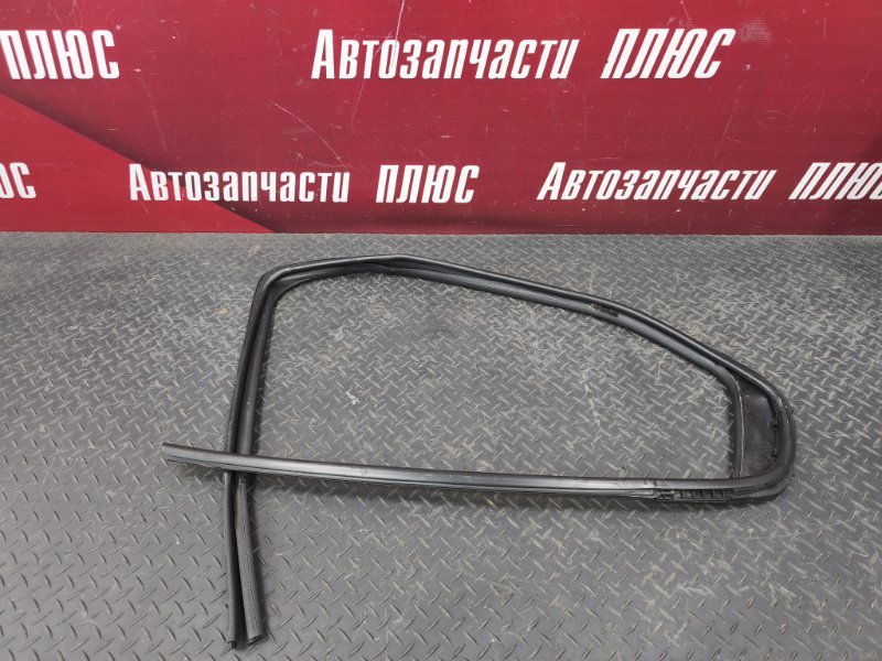 Уплотнитель стекла      двери