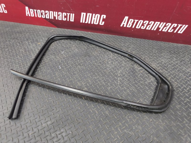 Уплотнитель стекла      двери