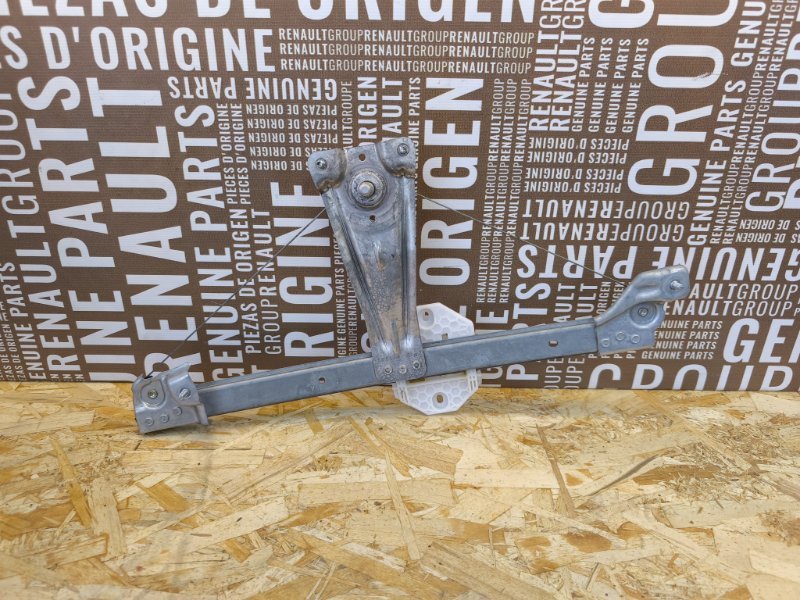 Стеклоподъемник    двери