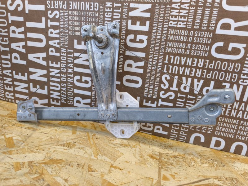 Стеклоподъемник    двери