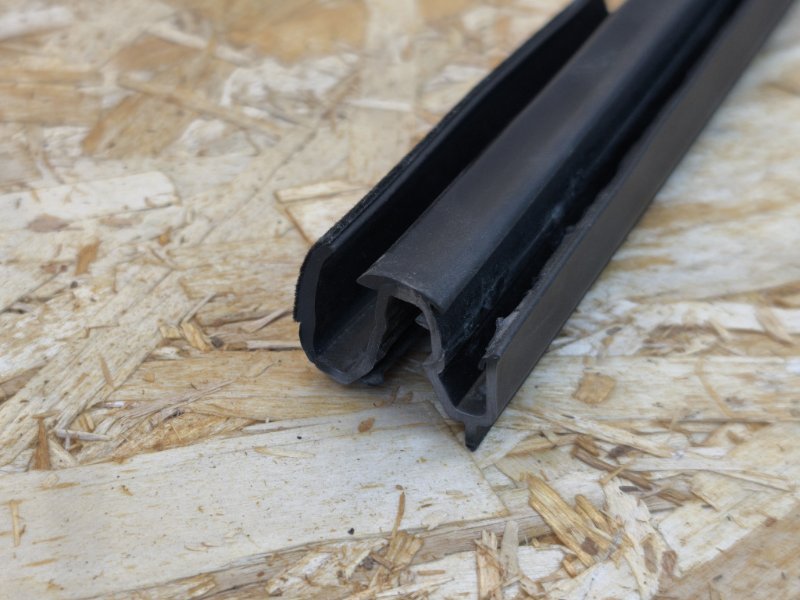 Уплотнитель стекла двери внутренний