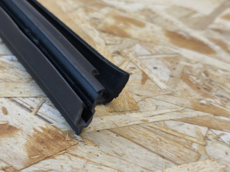 Уплотнитель стекла двери внутренний