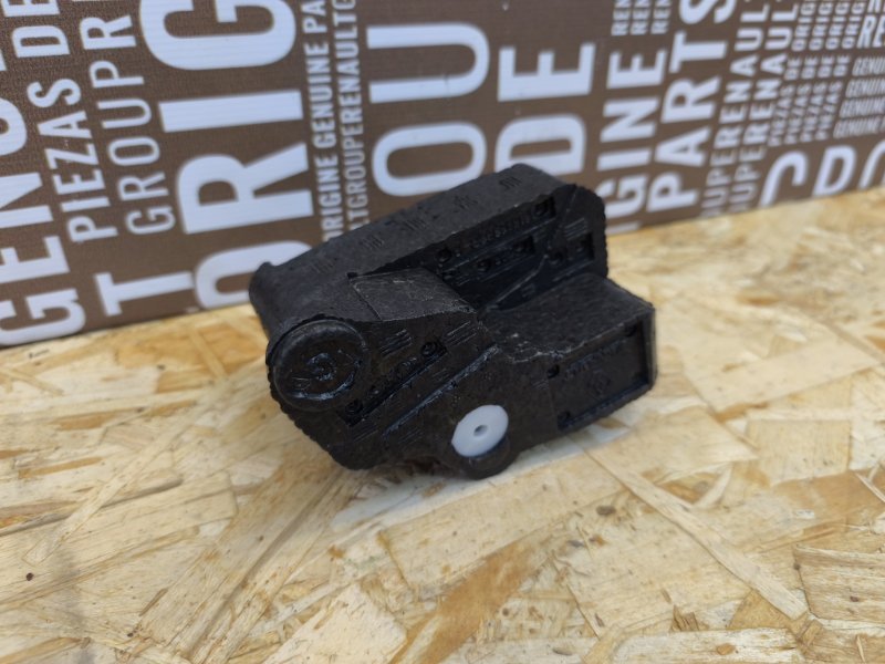 Абсорбер двери