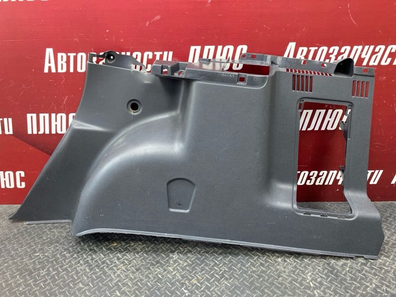 Обшивка багажника