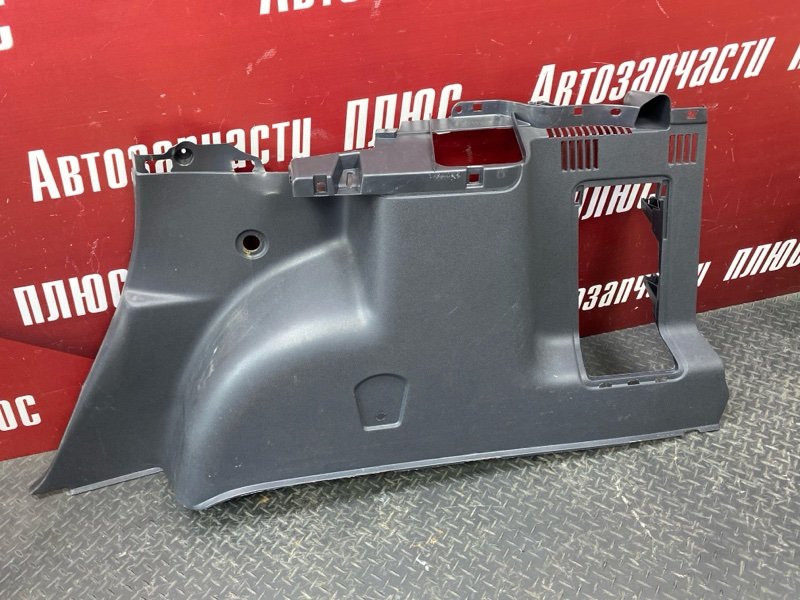 Обшивка багажника