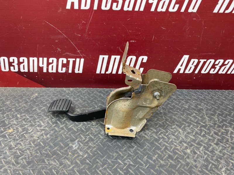 Педаль тормоза