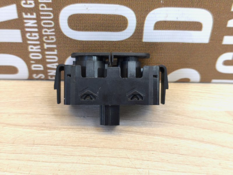 Кнопка аварийной сигнализации