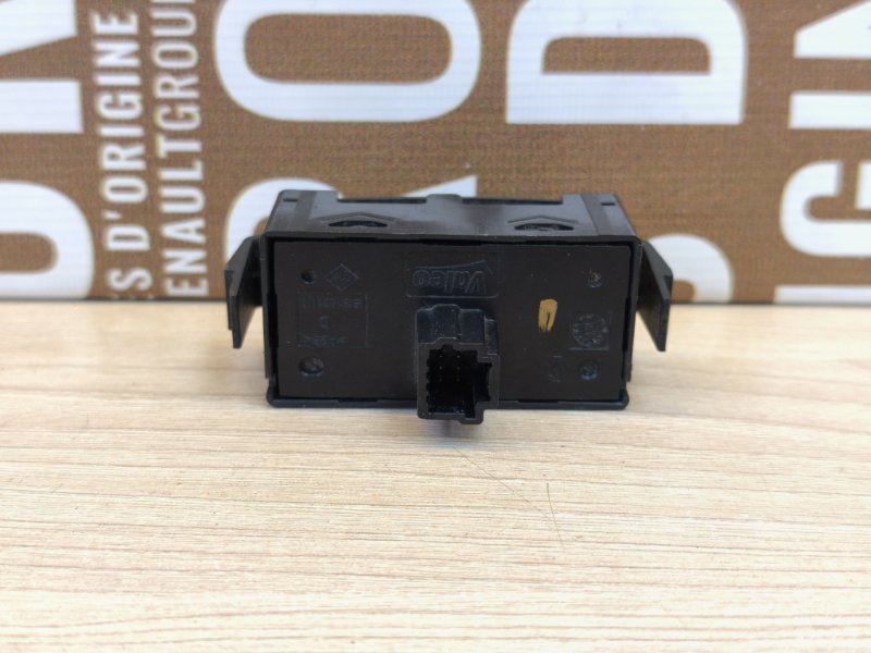 Кнопка аварийной сигнализации