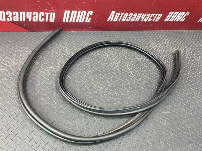 Уплотнитель багажника