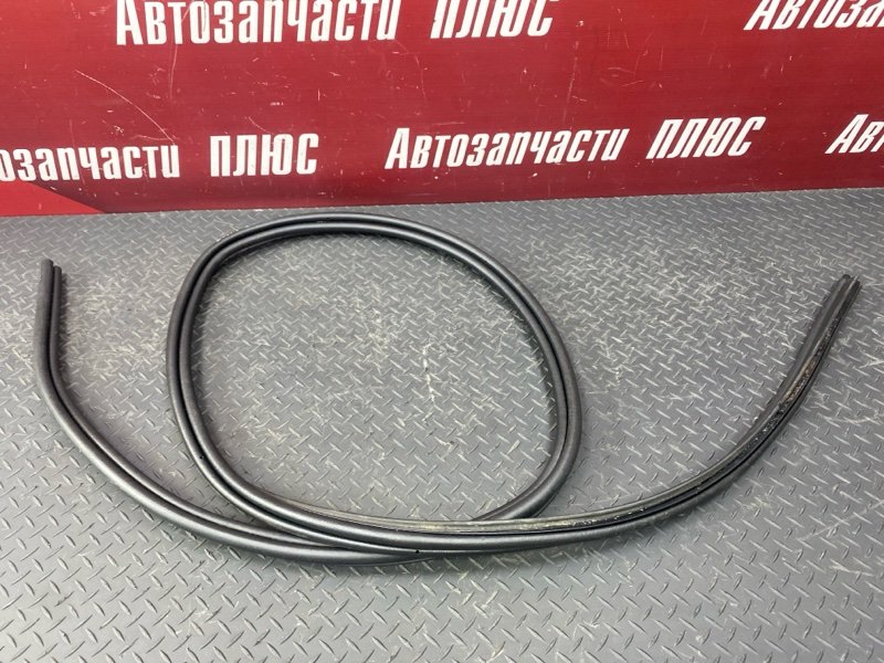 Уплотнитель багажника