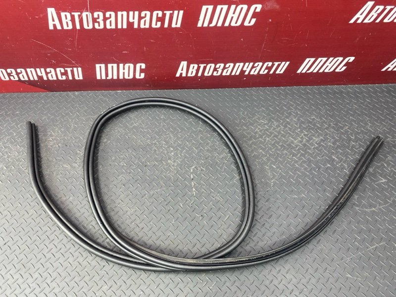 Уплотнитель багажника