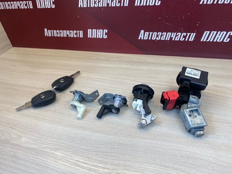 Комплект замков