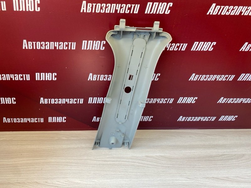 Обшивка средней стойки