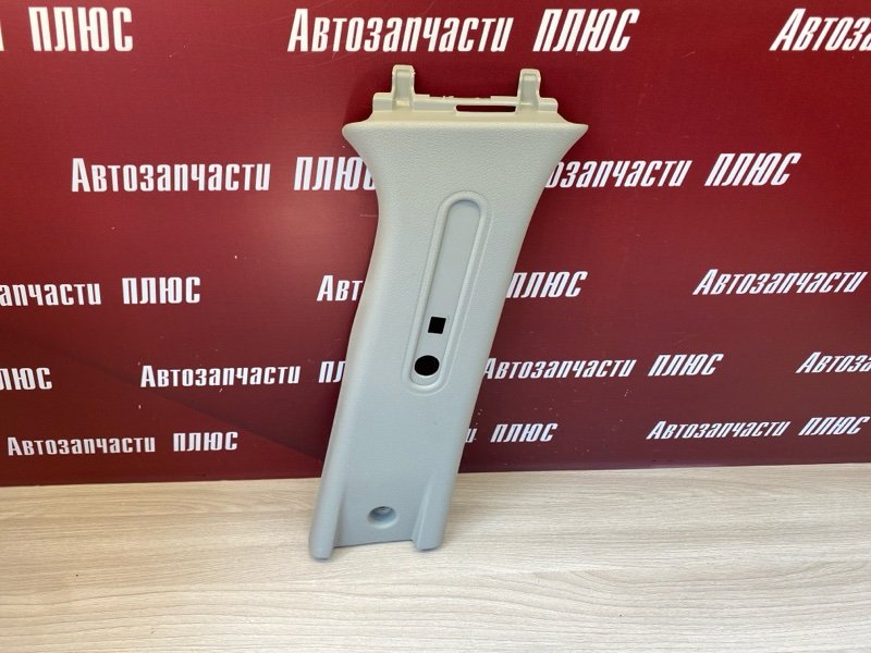 Обшивка средней стойки