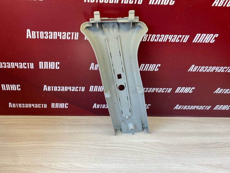 Обшивка средней стойки