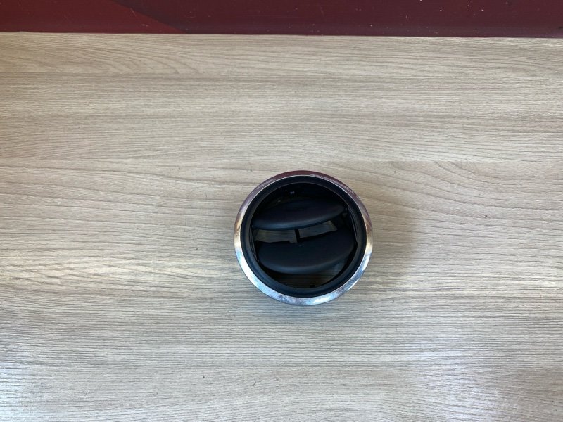 Воздушный дефлектор салона