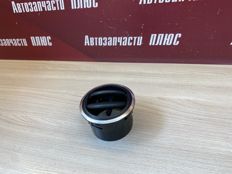 Воздушный дефлектор салона