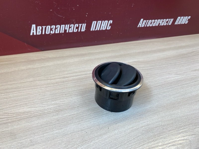 Воздушный дефлектор салона