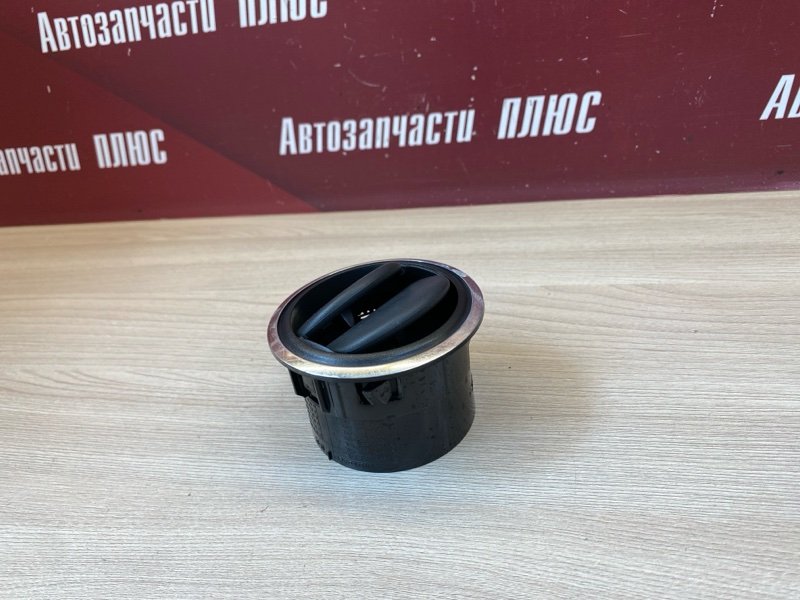 Воздушный дефлектор салона