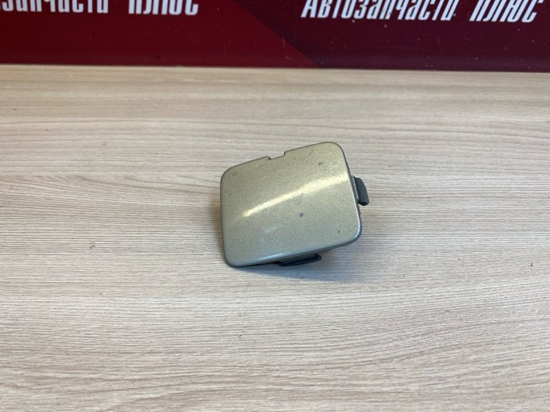 Заглушка буксировочного крюка