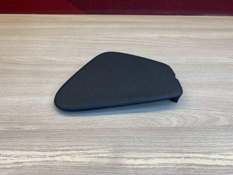 Крышка блока предохранителей