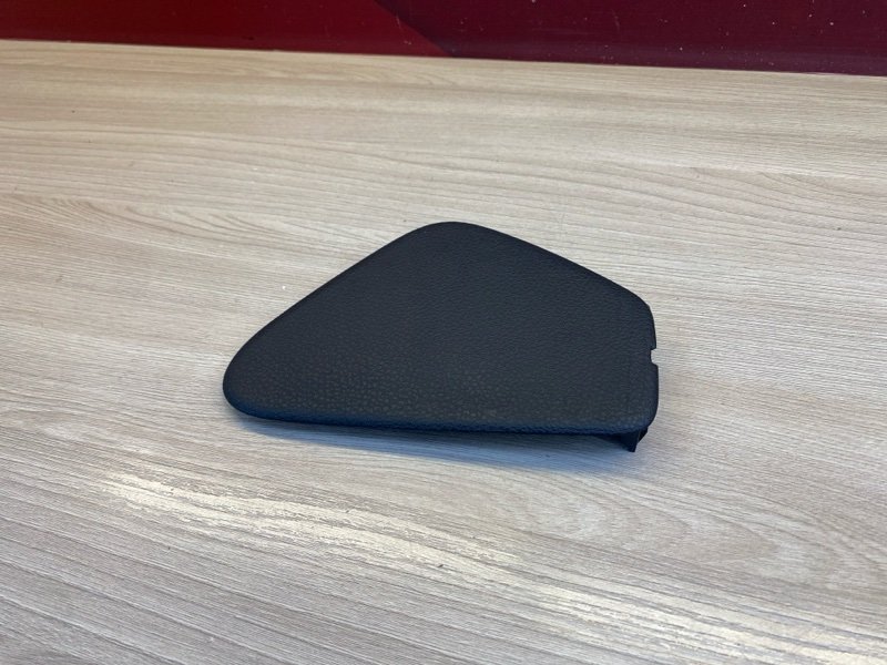 Крышка блока предохранителей