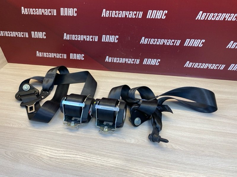 Комплект ремней безопасности