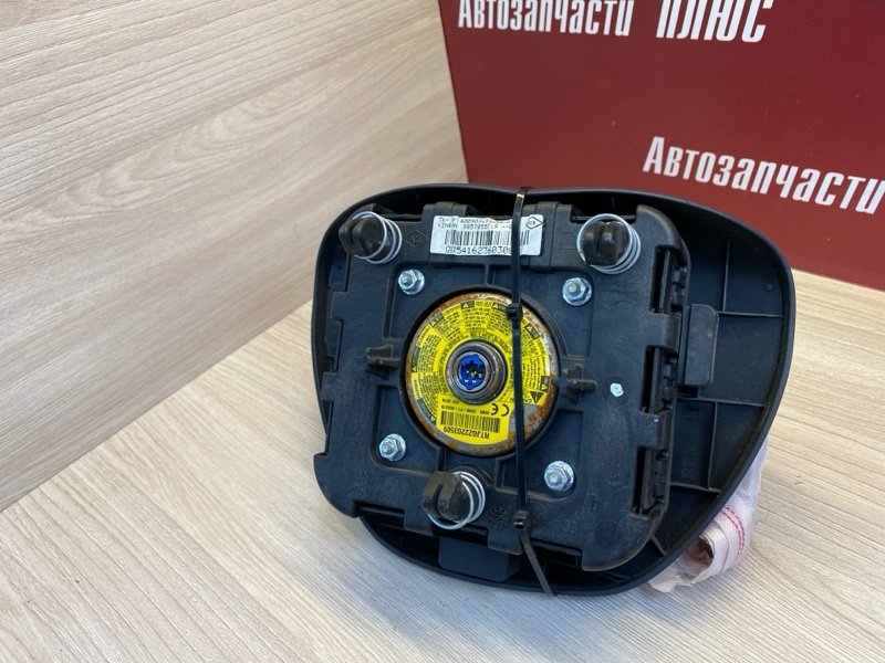 Подушка безопасности водителя