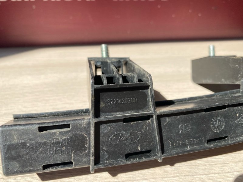 Направляющая стекла     двери