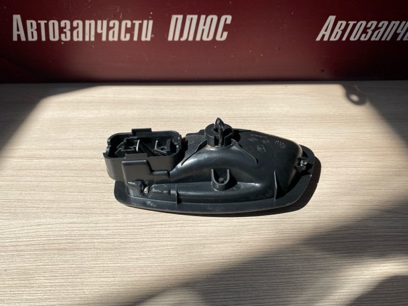 Внутренняя  ручка двери