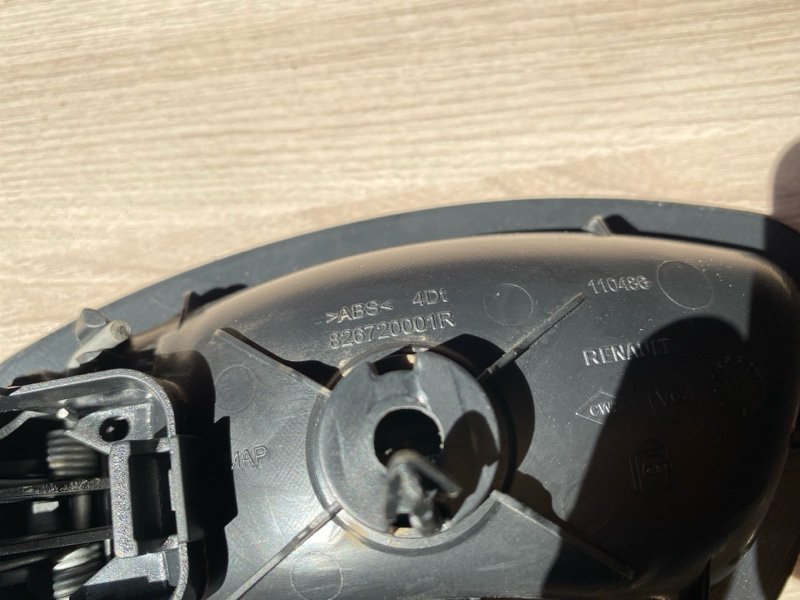 Внутренняя  ручка двери