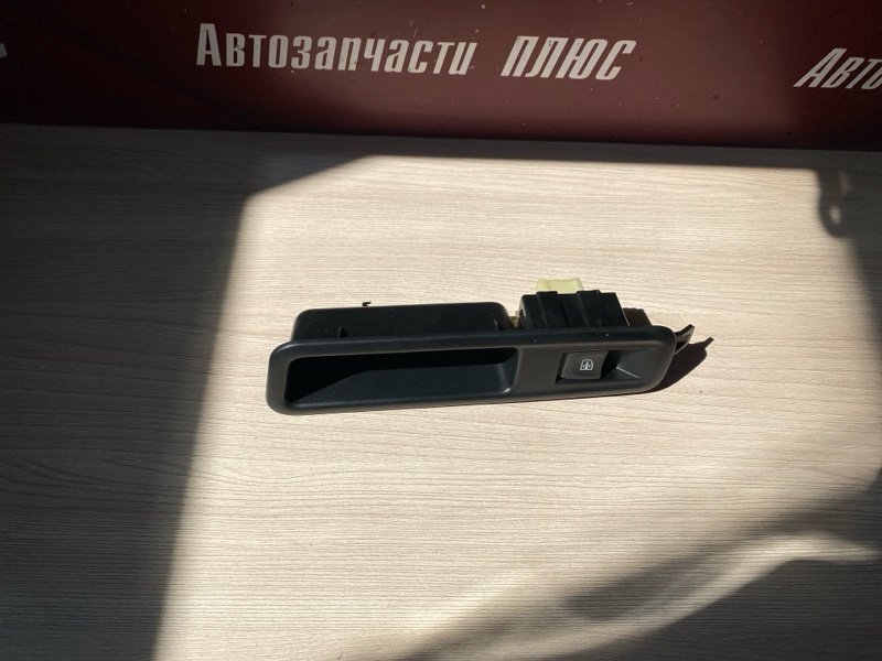 Кнопка стеклоподъемника
