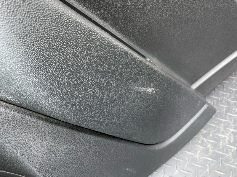 Обшивка боковой двери