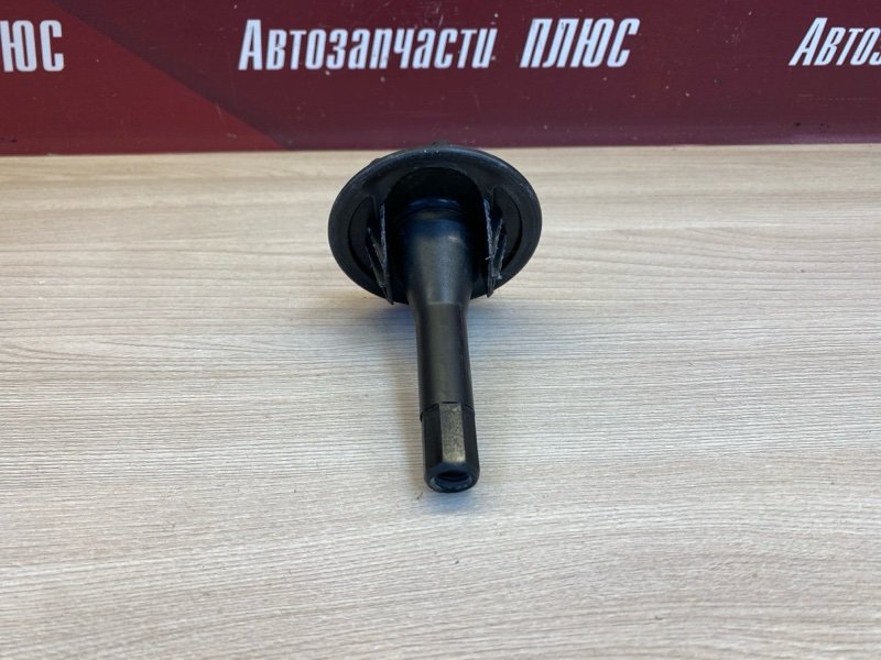 Крепление запасного колеса