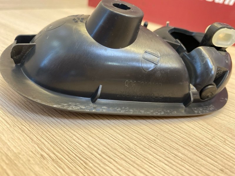 Внутренняя  ручка двери