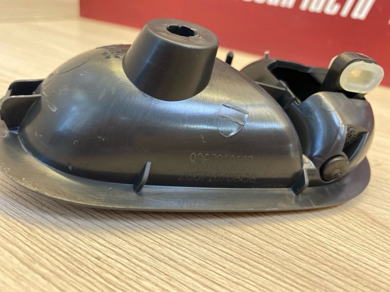 Внутренняя  ручка двери