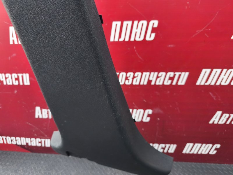 Обшивка средней стойки