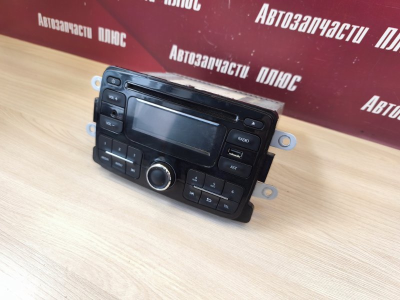 Магнитола штатная