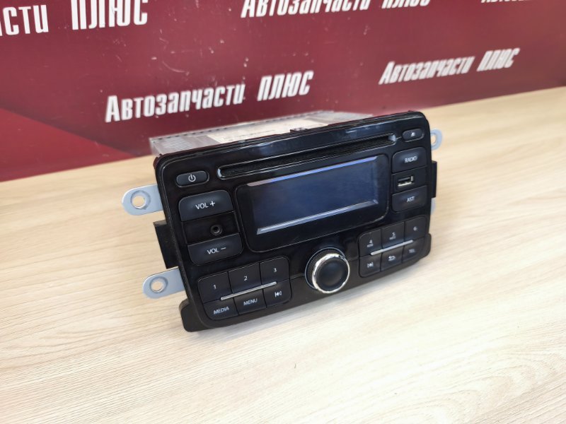 Магнитола штатная
