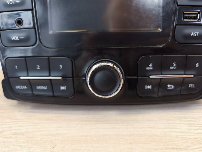 Магнитола штатная