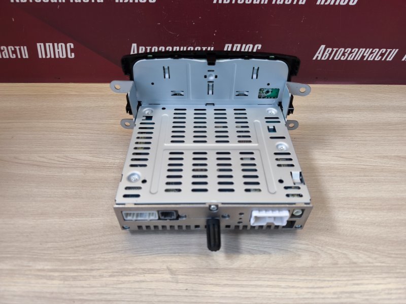 Магнитола штатная