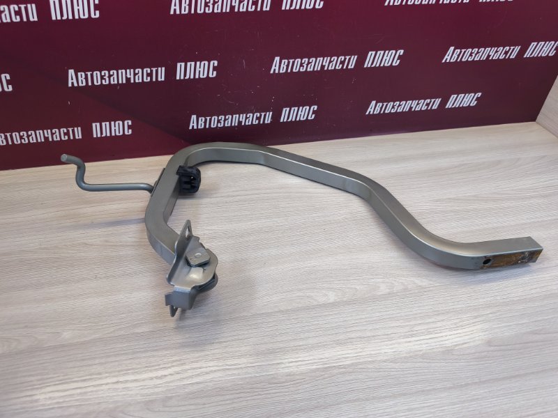 Петля крышки багажника