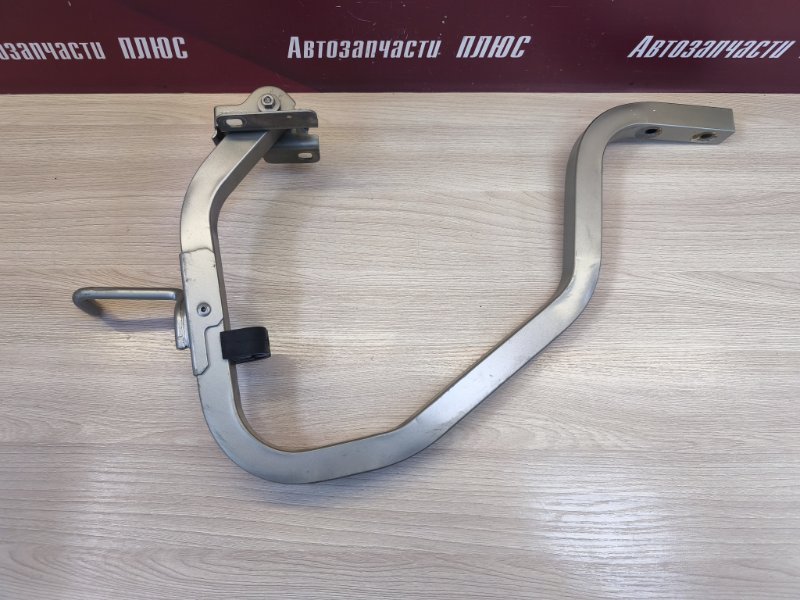 Петля крышки багажника