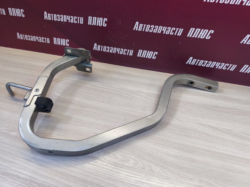 Петля крышки багажника