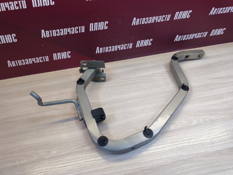 Петля крышки багажника